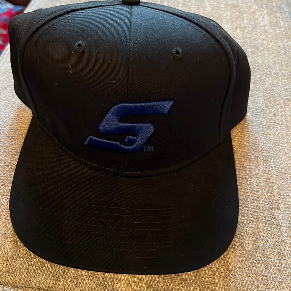 Snap On black hat.  Brand new.